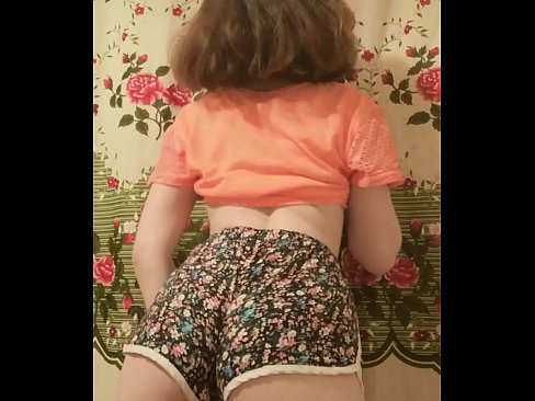 ❤️ Gadis muda seksi menanggalkan celana pendeknya di depan kamera ️❌ Video anal pada kami id.hentaiser.ru ️❤